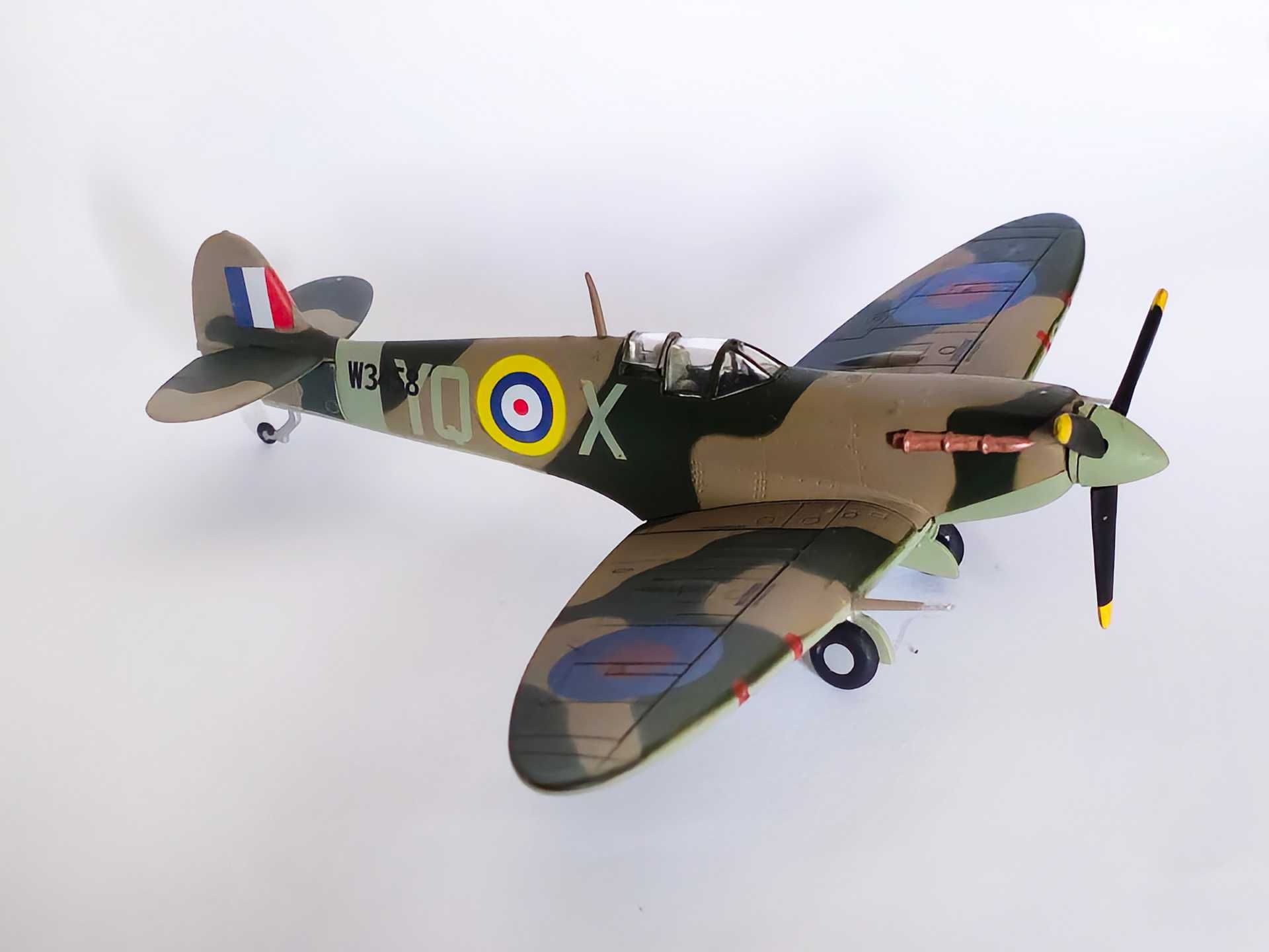 Model 1:72 Spitfire Mk Vb Samoloty Świata Amercom