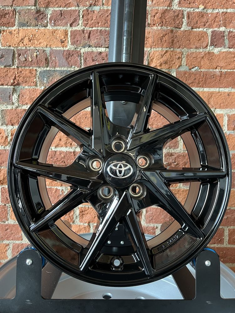Alufelgi 15 Toyota Yaris IV 5x100 Nowe Felgi Czujniki