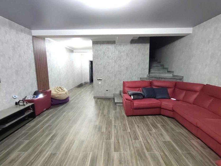 Оренда ТАУНХАУС на вул Кагарлицького (район вул Руська, Гарячий Урбан)