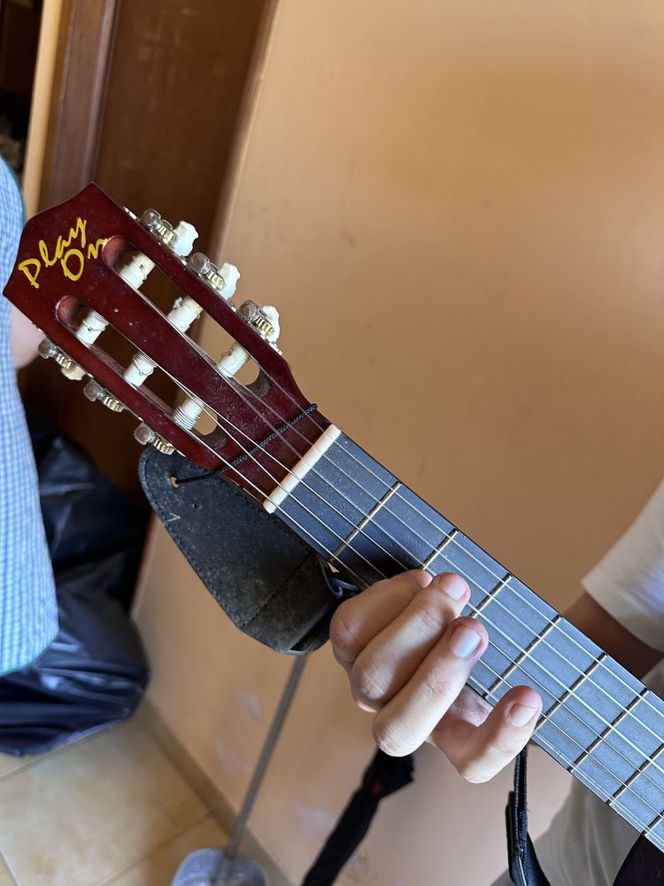 Guitarra Play On
