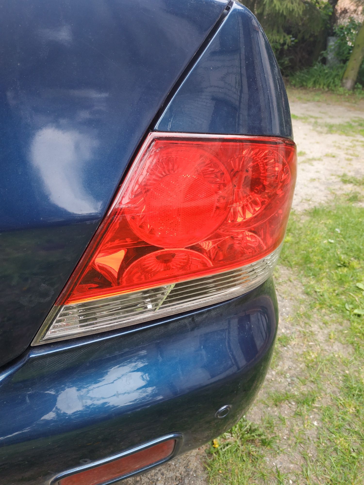 Lampy tył Lancer VII sedan Europa 2006 R stan idealny oryginał