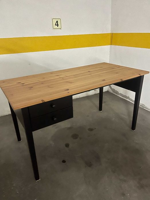 Mesa de Escritório com Gavetas Seminova!