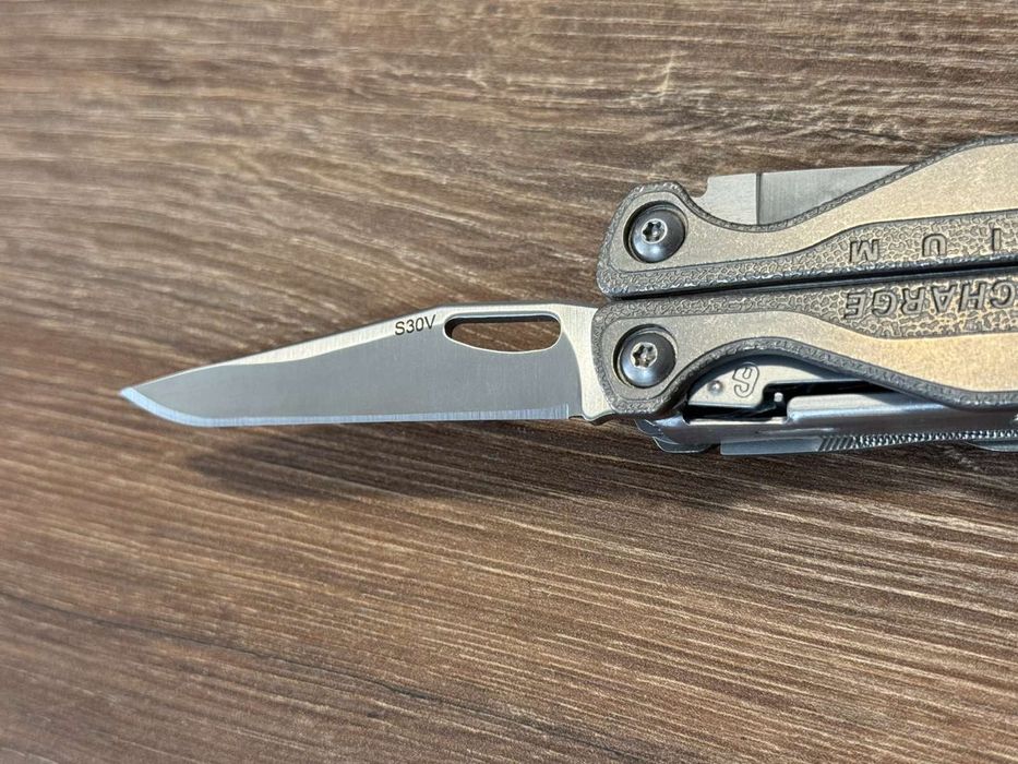 Leatherman Charge TTI Plus - топовый мультитул с клинком из s30v