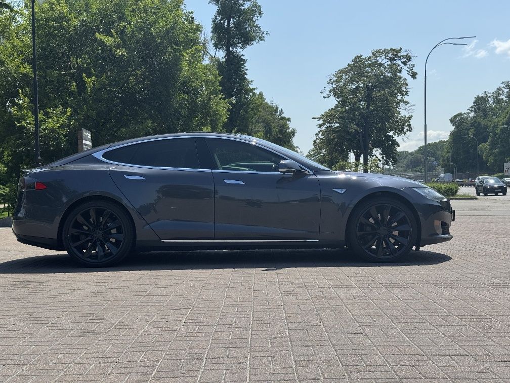 Tesla S 70D 2015