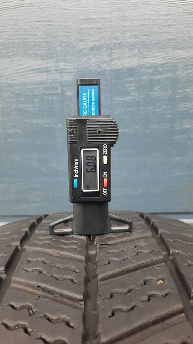 Continental 215/65 R16 C VanContact A/S Ultra