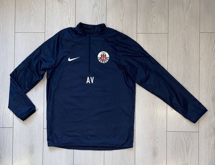 вітрівка Nike Juventus
size хлопчачий XXL
чол M-L