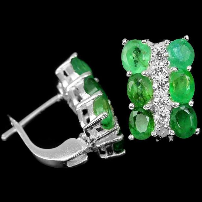 Серебряные серьги с натуральным  изумрудом