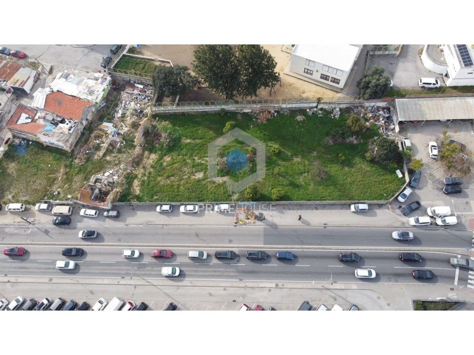 Terreno urbano na EN 10 no Fogueteiro, Amora