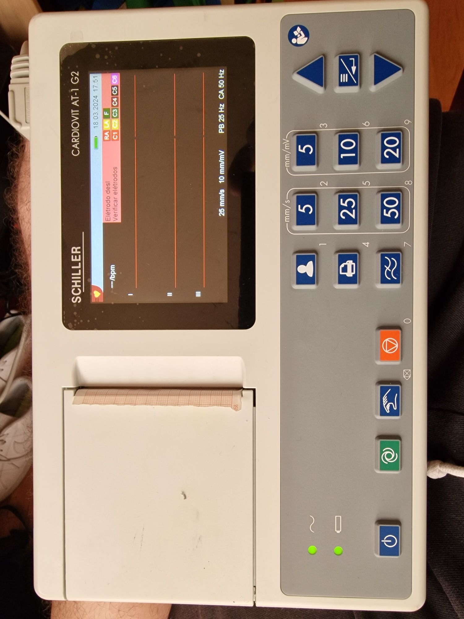 Schiller Cardiovit AT-1-G2 ECG Portatil