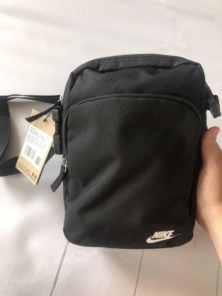 Сумка через плече Nike Heritage DB0456-010, нова чорна