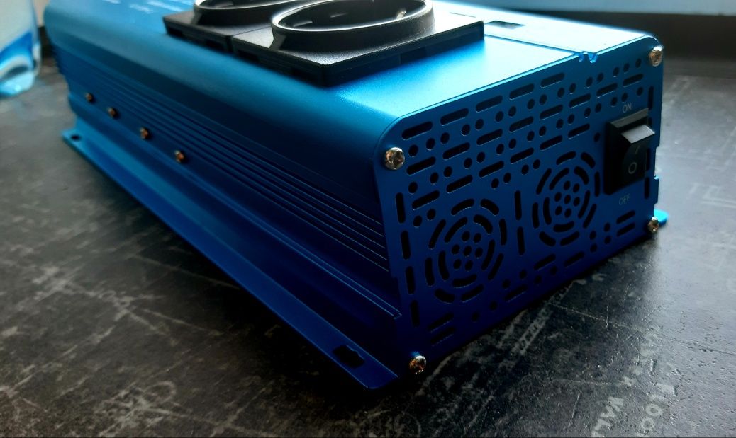 Інвертор Foval перетворювачь инвектор 12/220V ,3000W чистый синус
