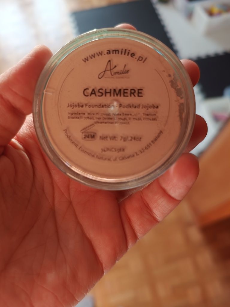 Amilie podkład mineralny jojoba cashmere