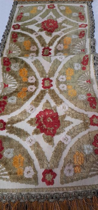 Rendas antigas em muito bom estado