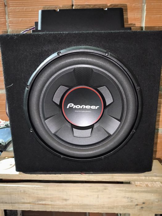 Vendo subwoofer  1300 w + amplificador