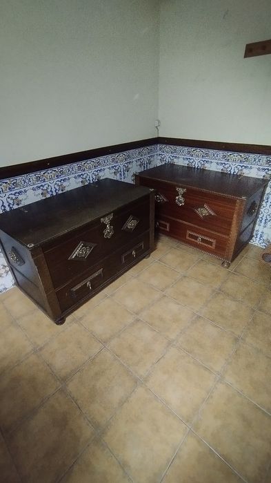 Malas antigas em madeira