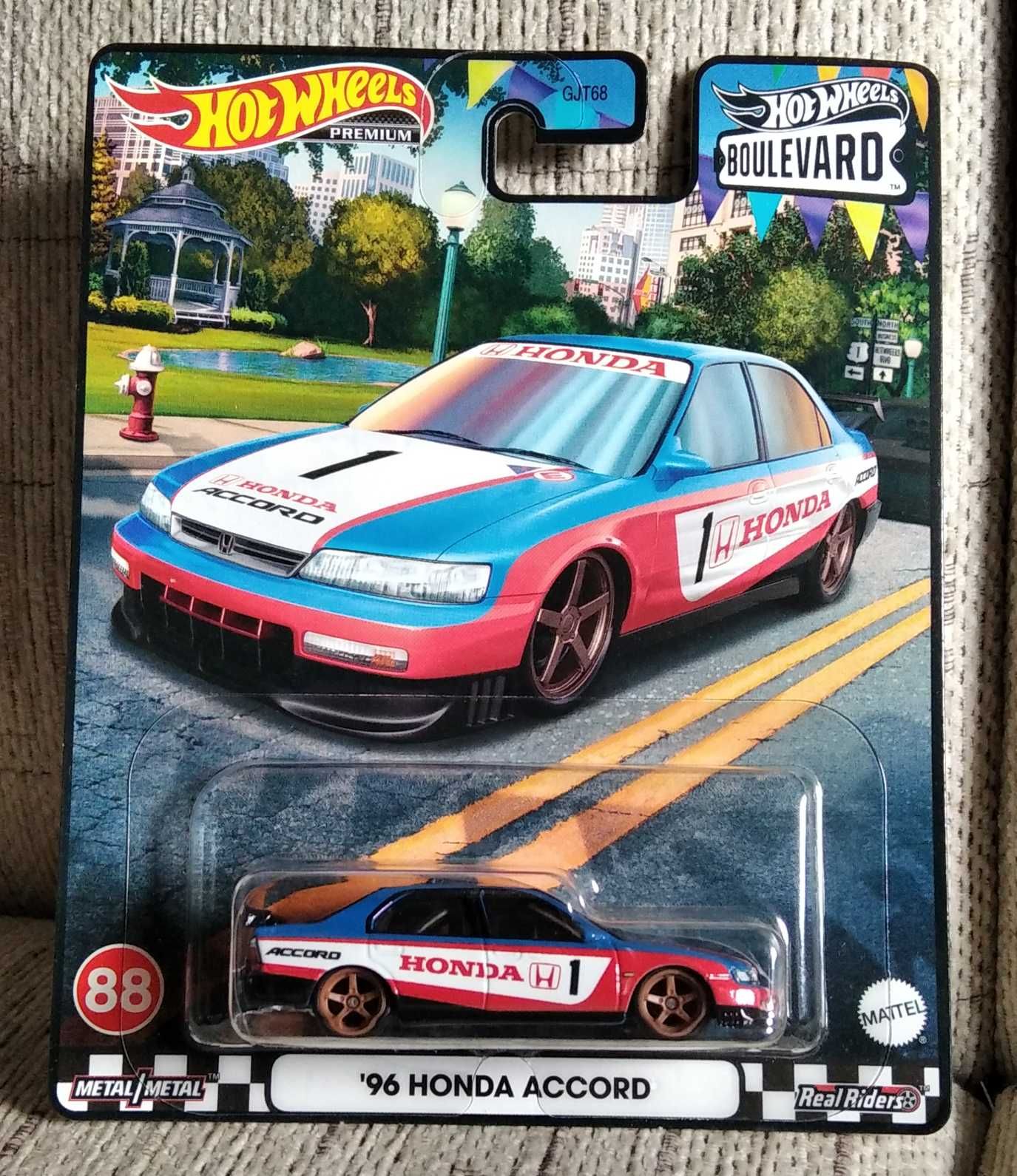 Hot Wheels Premium - HW Boulevard #88 - '96 Honda Accord