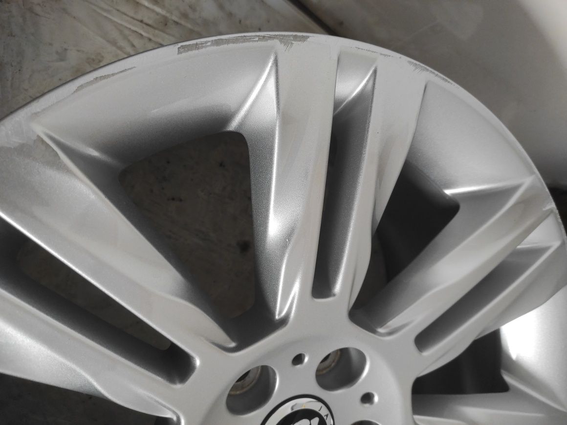 325 Felgi aluminiowe ORYGINAŁ JAGUAR R 18 5x108 otwór 63,3 czujniki