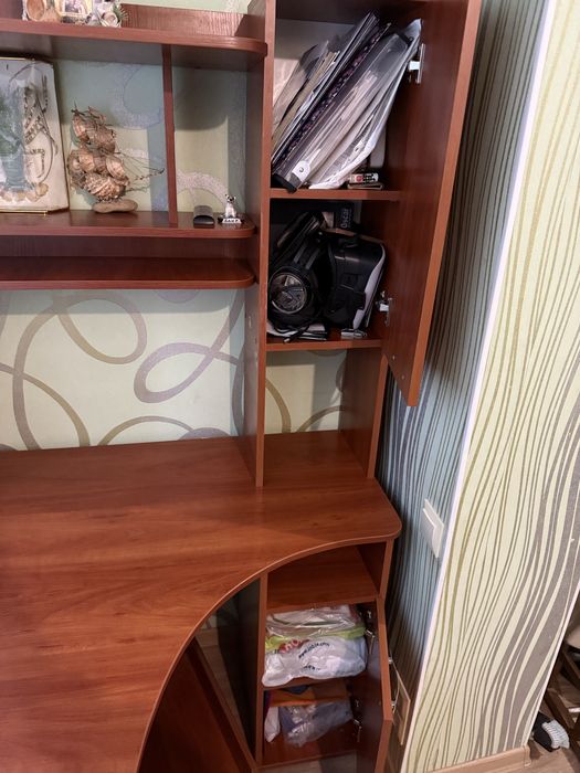 стіл комп'ютерний 2шт