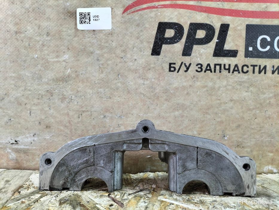 Infiniti Q50 2013-2021 3.5 Hybrid крышка головки ГБЦ левая бугель