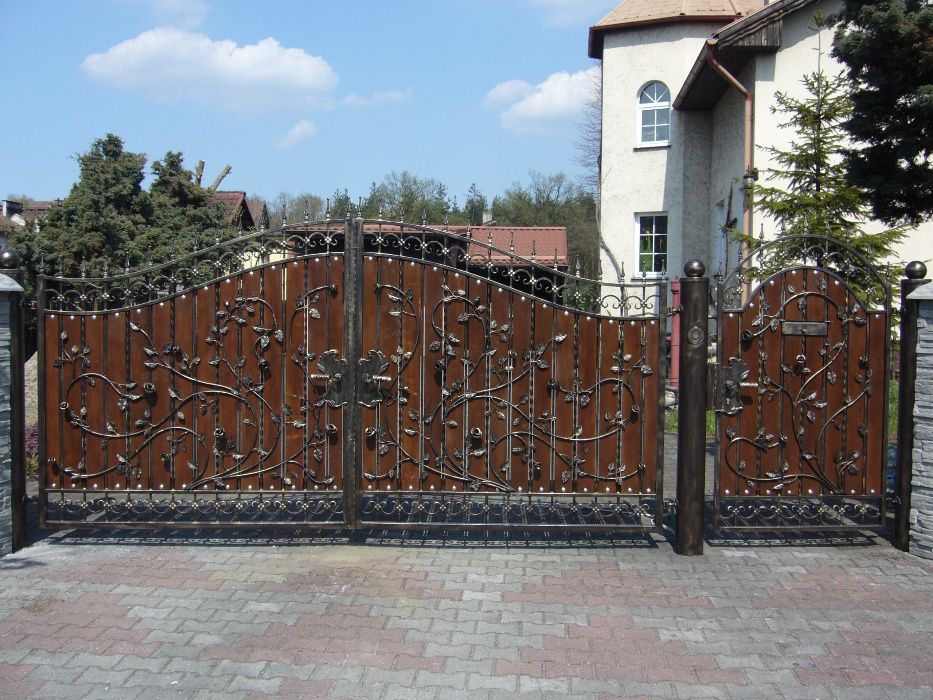 Brama wjazdowa, kuta furtka, ogrodzenie metalowe