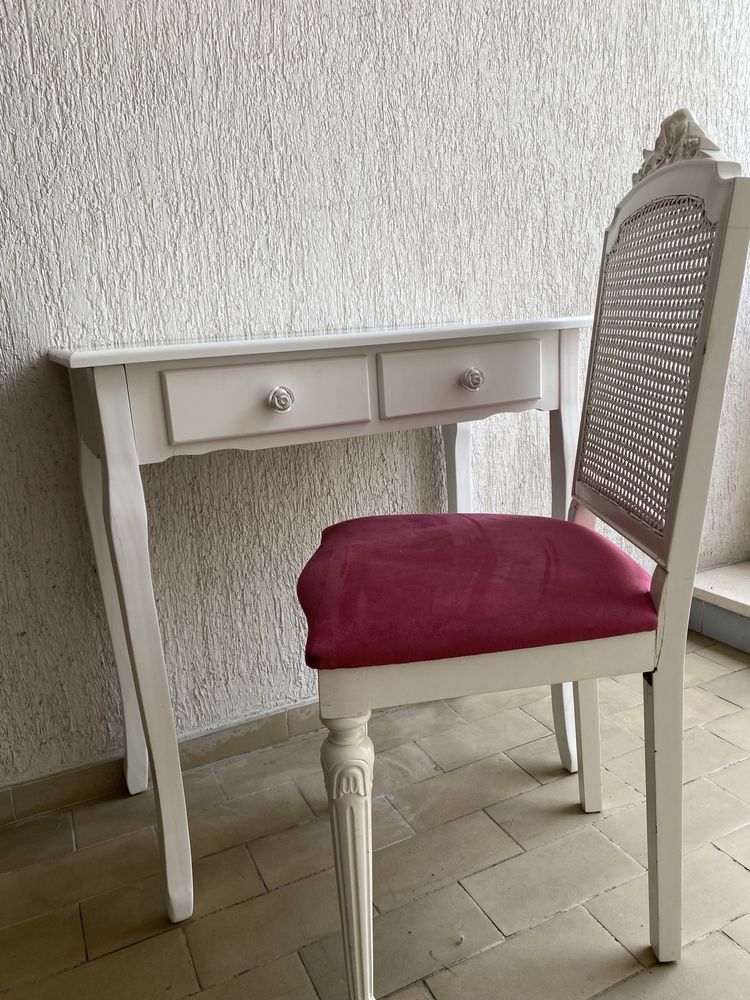 Conjunto de tocador branco e cadeira corde rosa, estilo romântico!