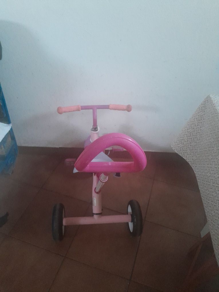 Triciclo menina  cor de rosa