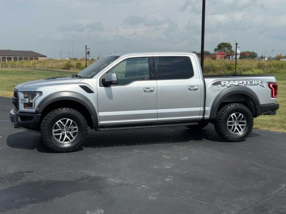 Ford F-150 Raptor SuperCrew      2018