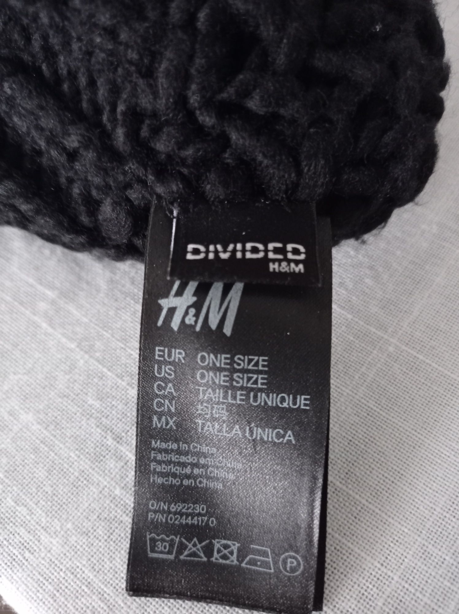Czapka H&M czarna akryl