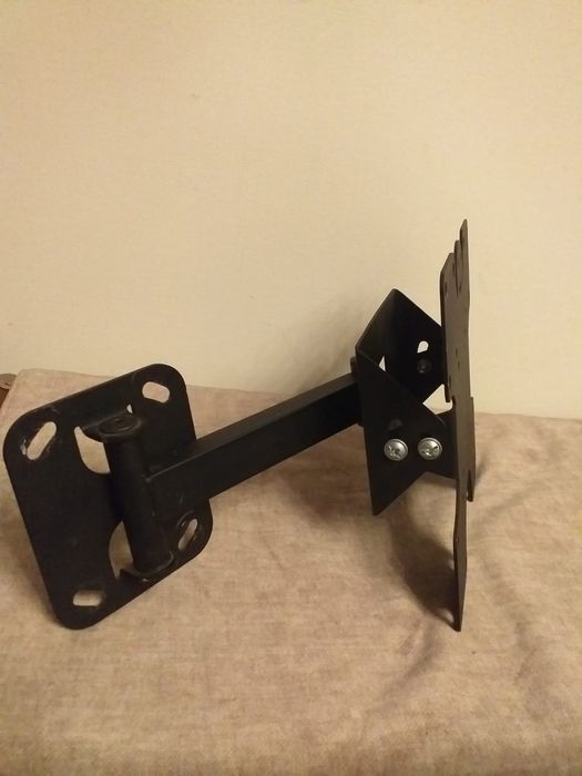 Кріплення для телевізора поворотне.