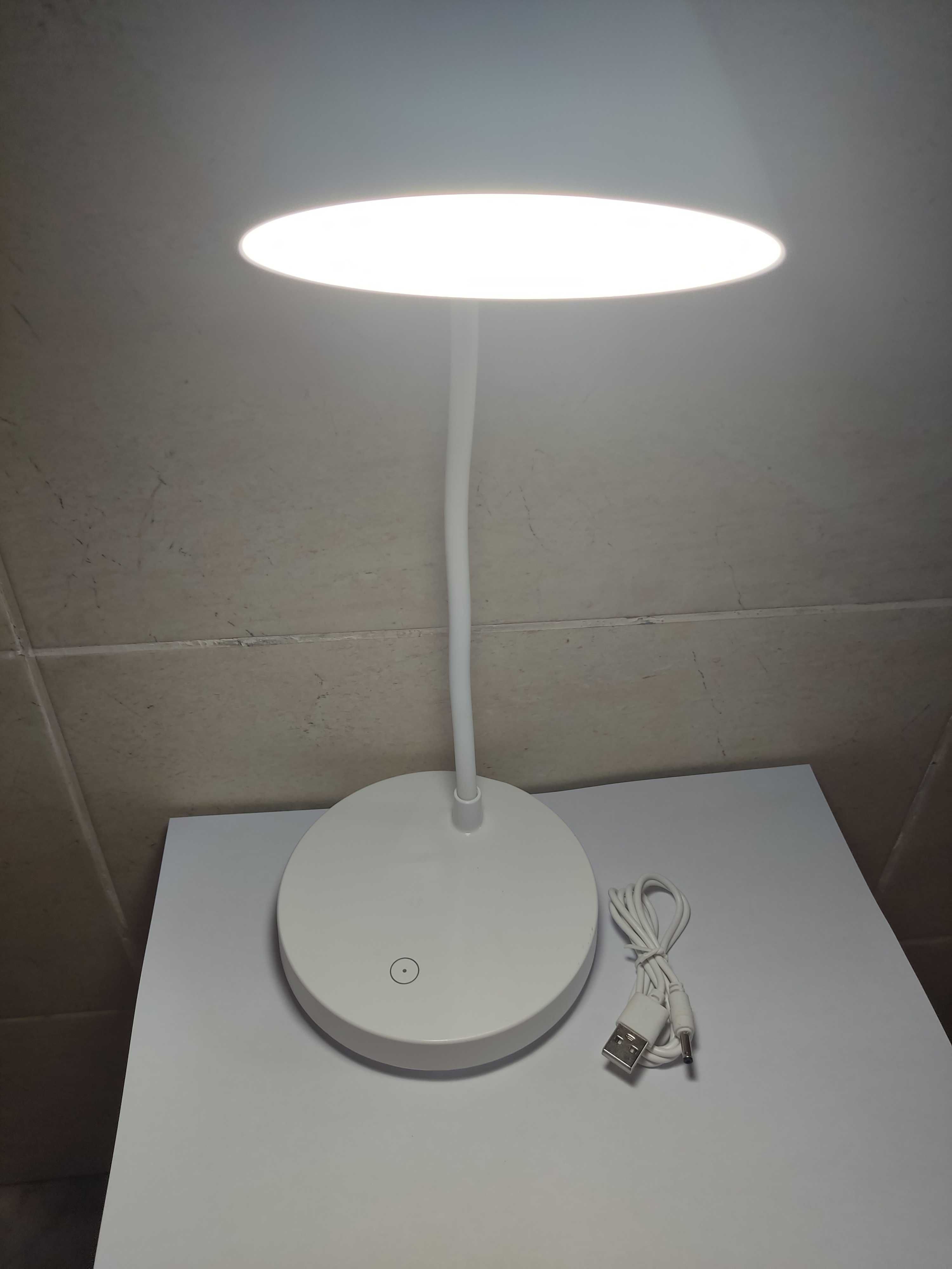 Настільна Led лампа акумулятором