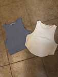 Top azul e branco