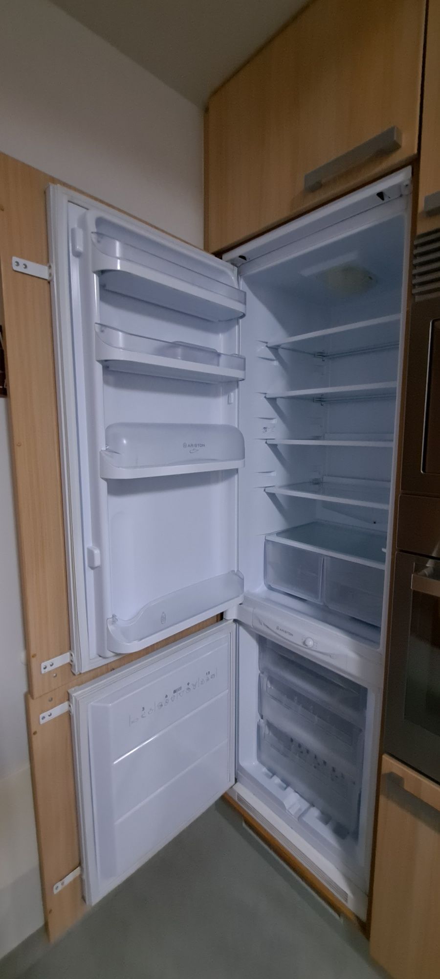 Combinado ariston encastre