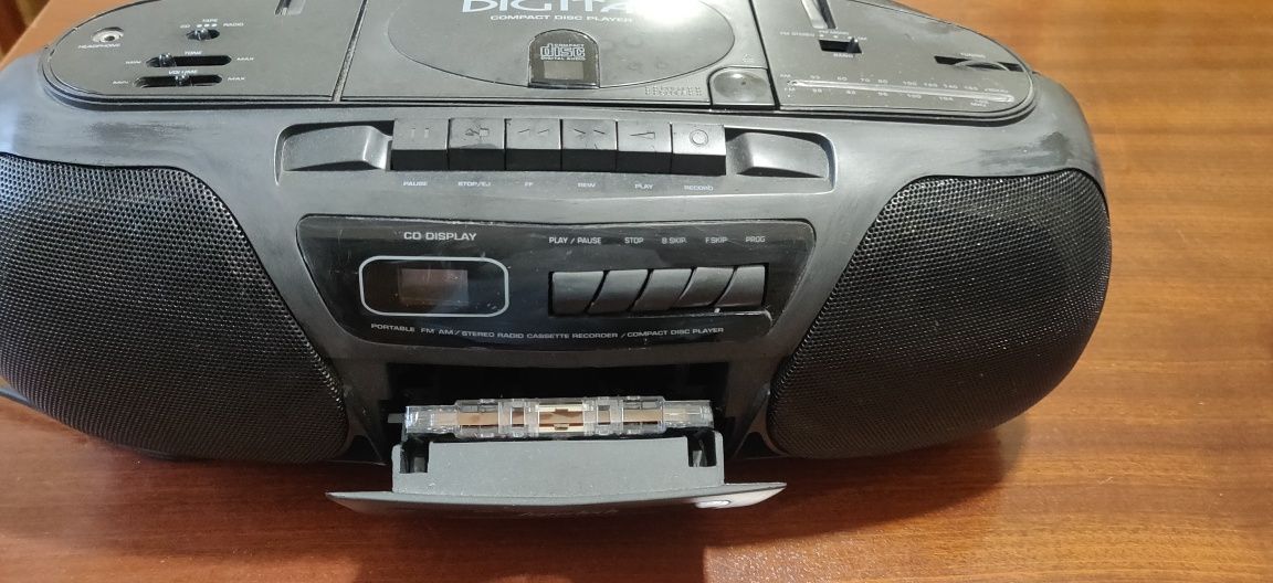 Aparalhagem rádio Leitor de cassetes CD e DVD