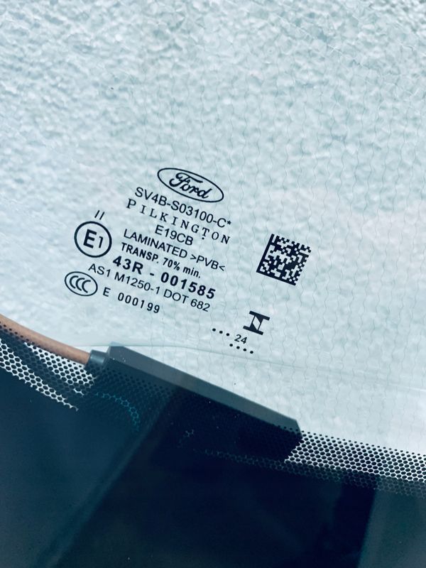 Szyba przednia czołowa FORD KUGA III 2024- KAMERA+SENSOR+GRZANIE ORYGINAŁ