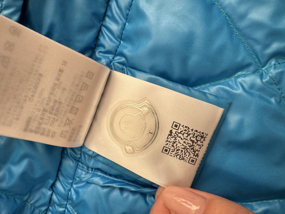 Жилетка MONCLER хлопцю оригінал 164 см