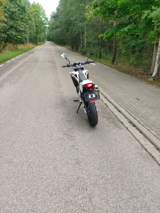 Husqvarna SMS 125 Supermoto