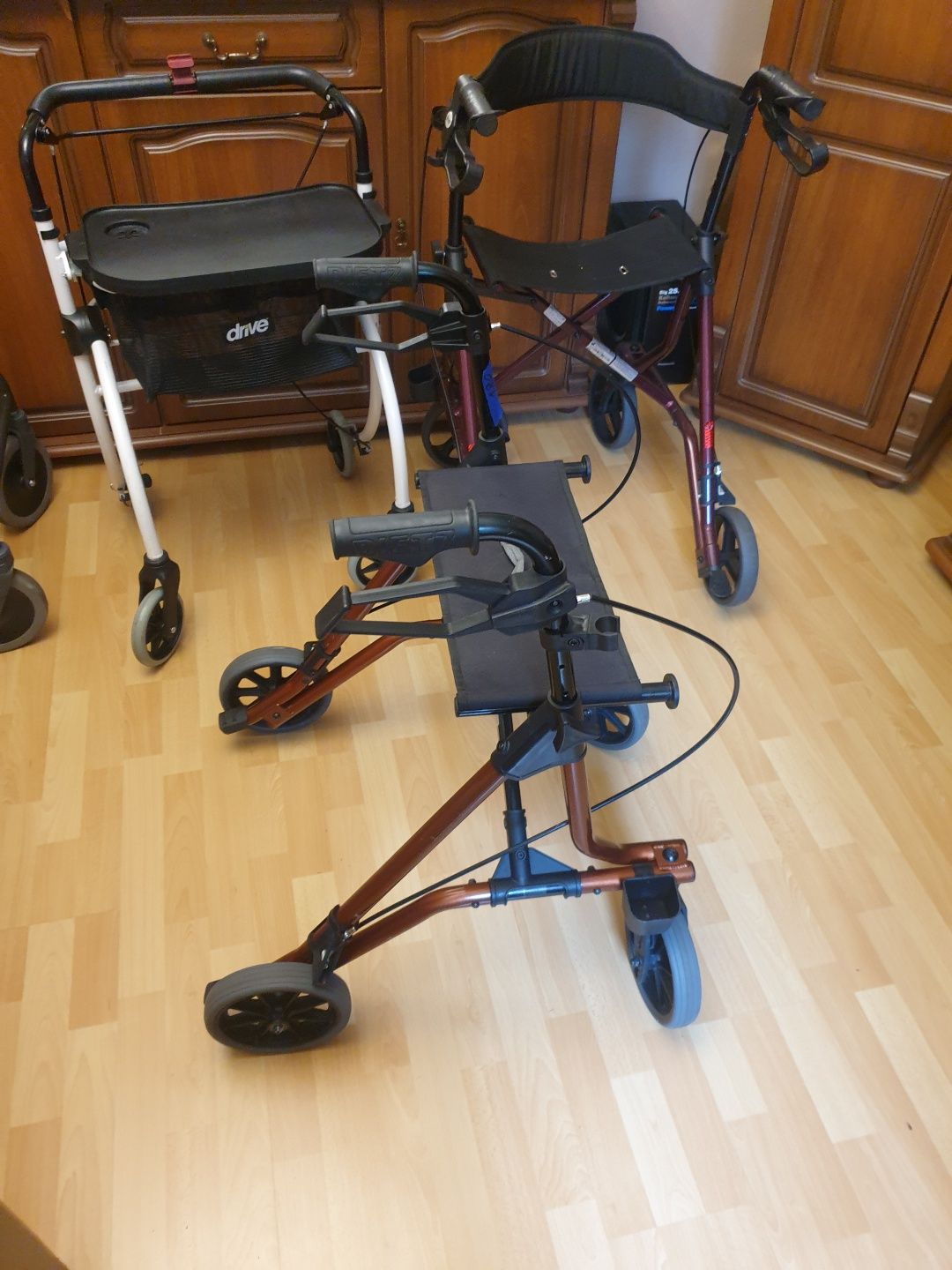 Balkonik rehabilitacyjny wózek inwalidzki rollator rehabilitacyjny