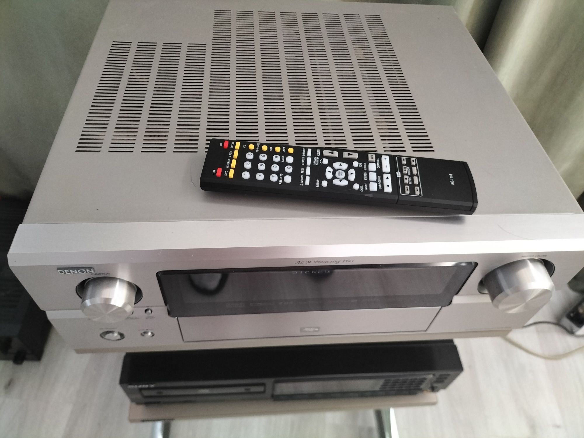 Amplituner DENON AVR-3805