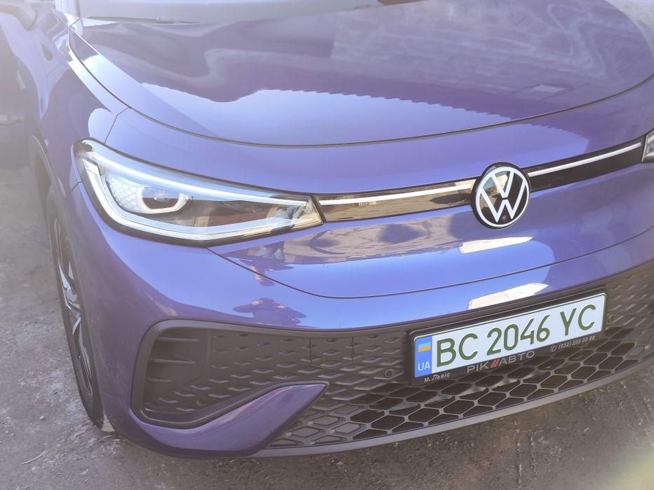 Aвтомобіль Wolwagen ID5 PRO