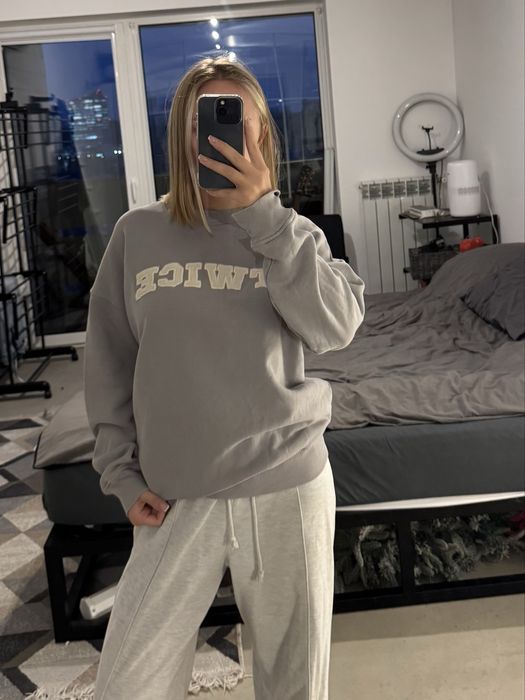 Блакитний світшот Twice