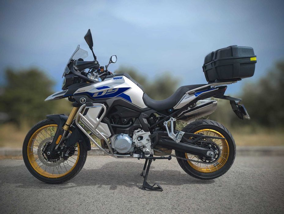 Voge 900 DSX como nova de garagem