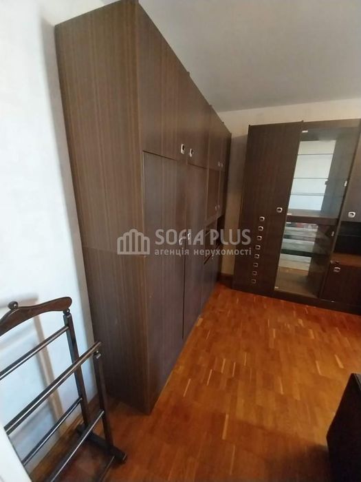 Срочно! 2к, Березняківська вул. 30а, недорого