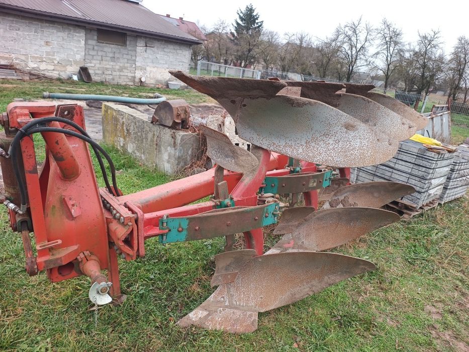 Pług kverneland 3 obrotowy