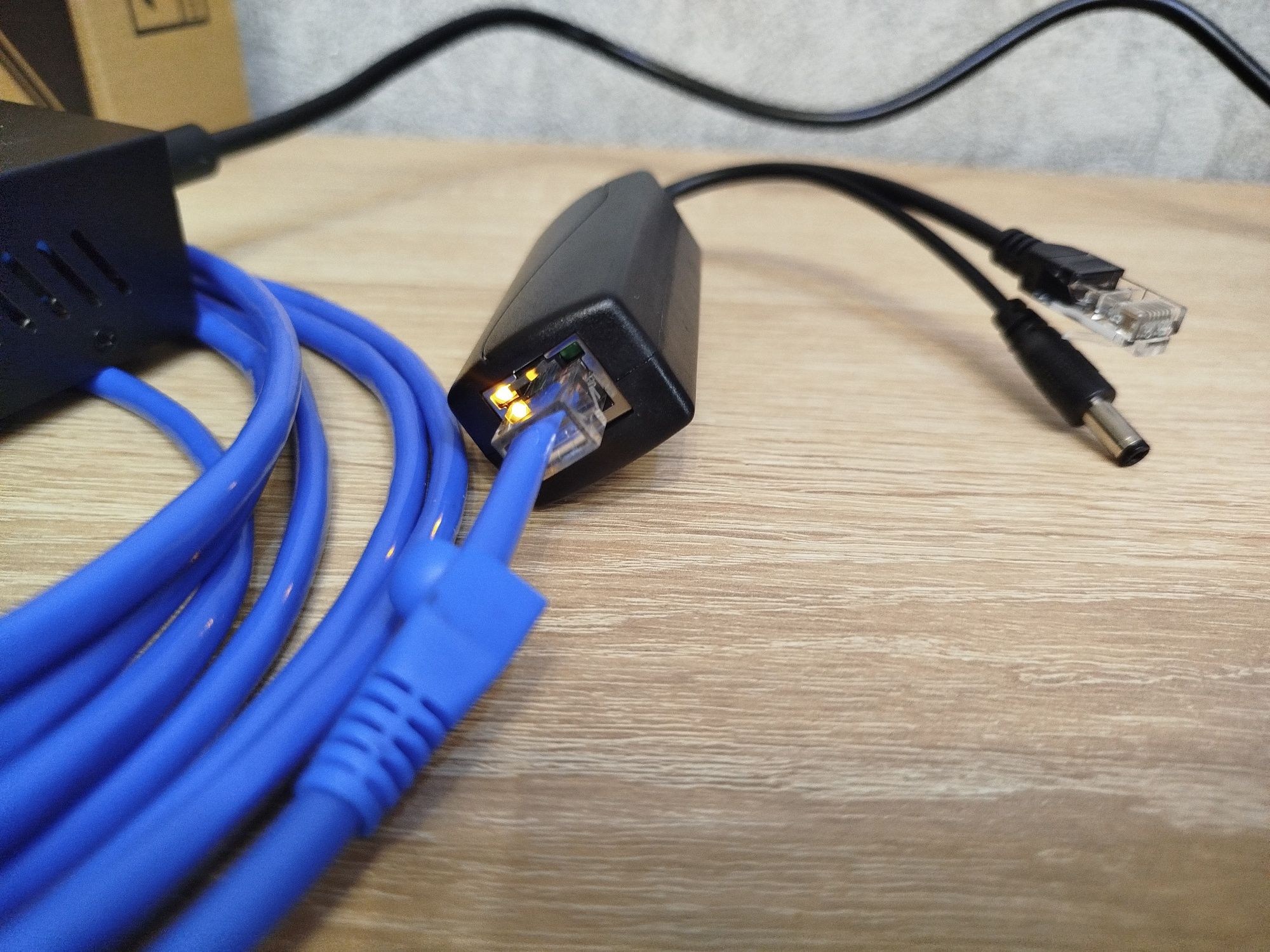 PoE свитч 4+2 (шесть портов) активное ПоЕ , 48v