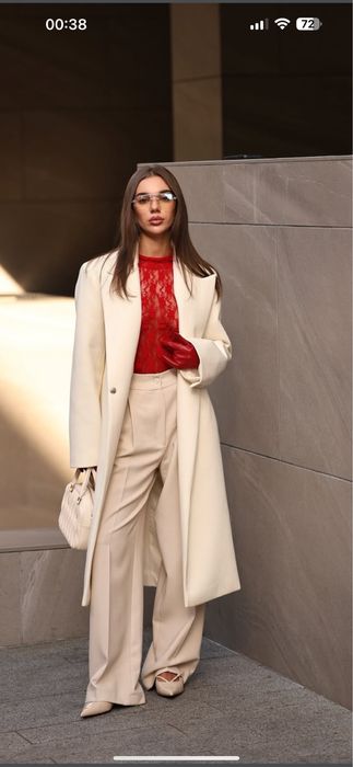 Жіноче пальто міді