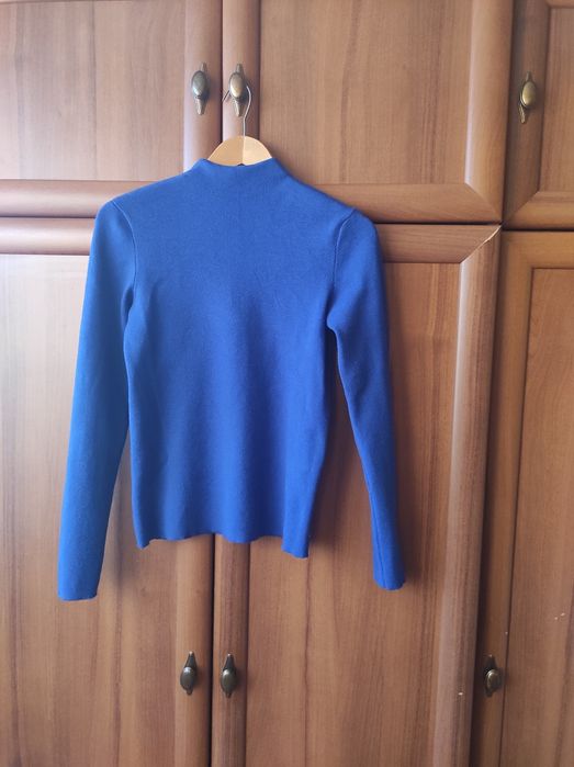 Sweter damski niebieski basic