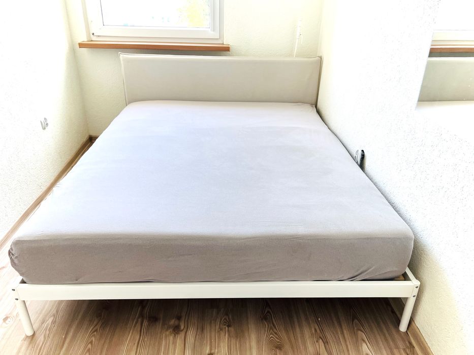 Łóżko stelarz materac z pokrowcem firmy Ikea 160 x 200 cm boho
