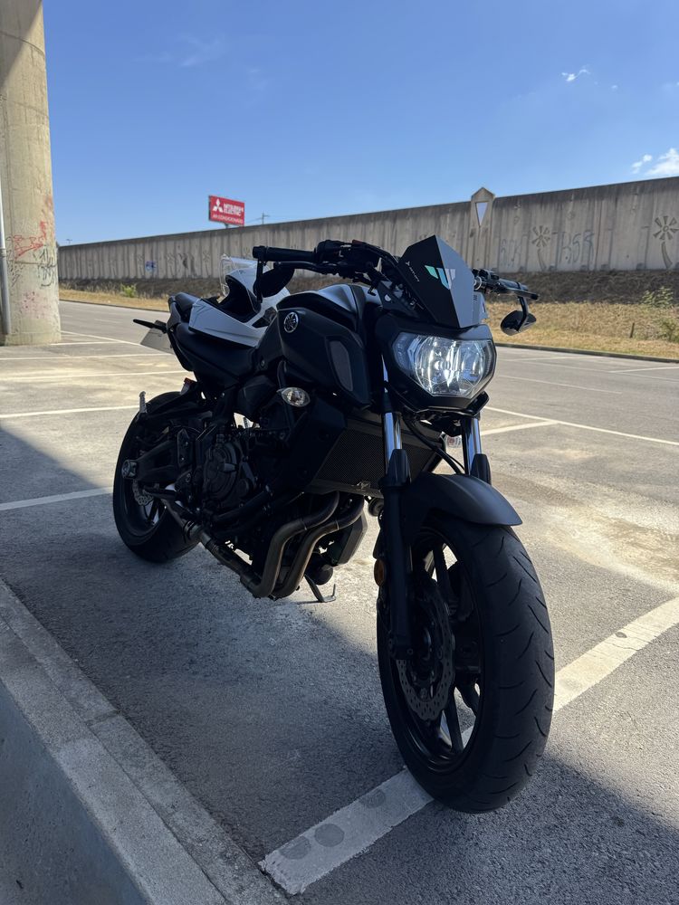 Vendo mt07 preta