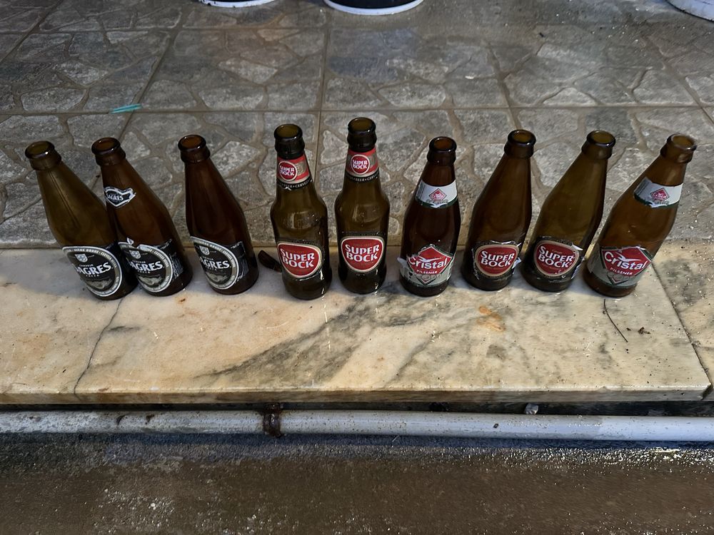 Garrafas vazias de cerveja