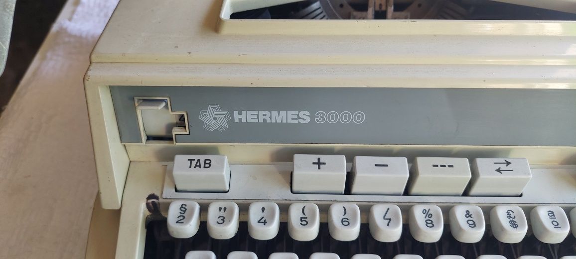 Máquina Escrever Hermes 3000